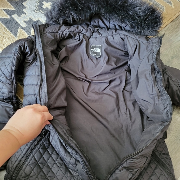 The Northface Black Goose Down Puffer Belted Winter Jacket - Picture 8 of 12